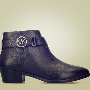 Micheal kors boots